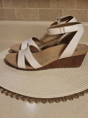 Life Stride White Ankle Strap Wedge Sandals